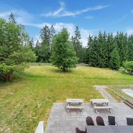 Hébergement de vacances With Terrace And Garden *